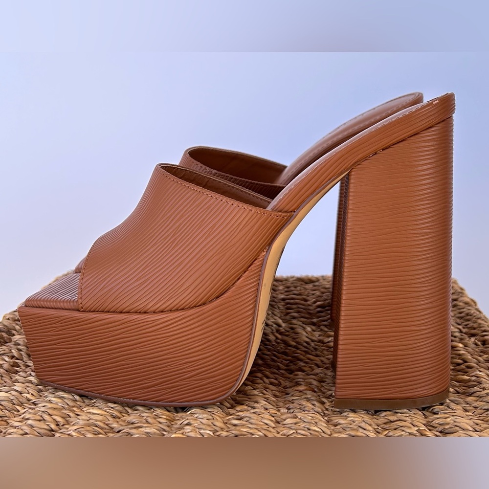 Liliana Women’s Block Heel Platform Mules‎ Cognac Size 7.5